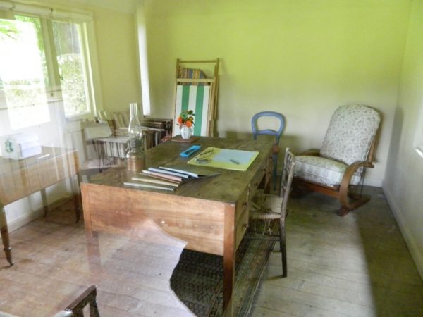 Virginia-woolf-chair
