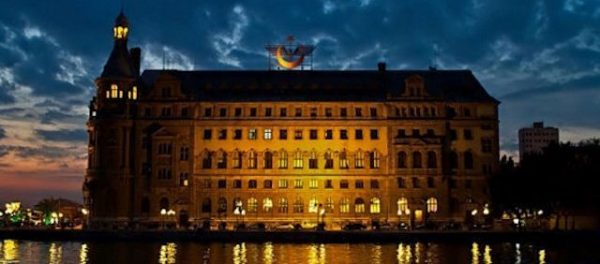 10-artistleri-hattı-haydarpasa-tren-istasyonu-gari